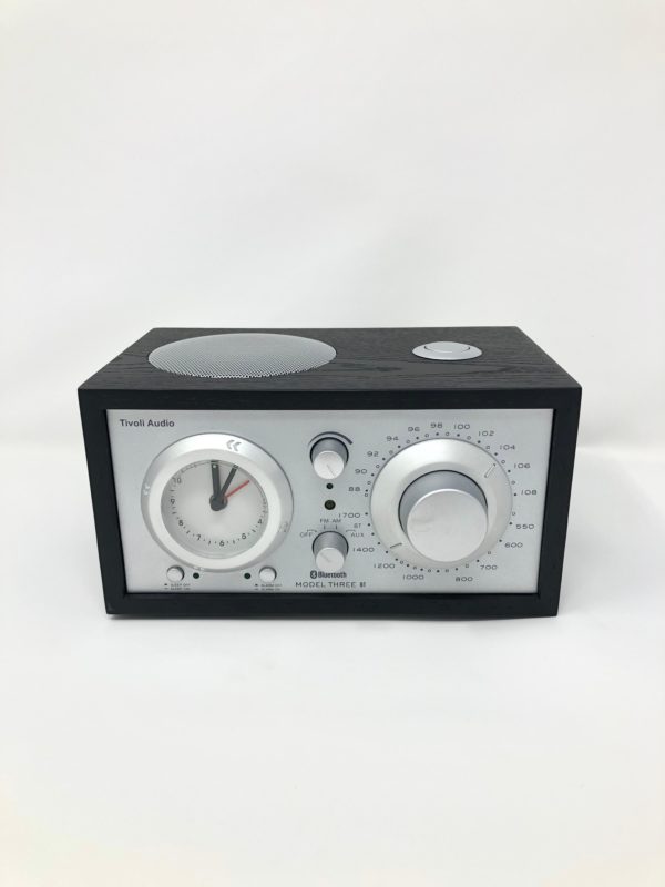 black-wood-clock-radio